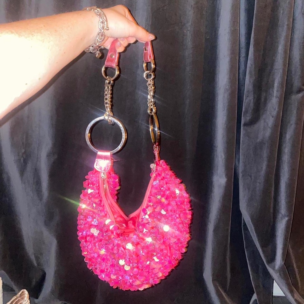 Vintage Y2K bright pink beaded shoulder bag purse 👛